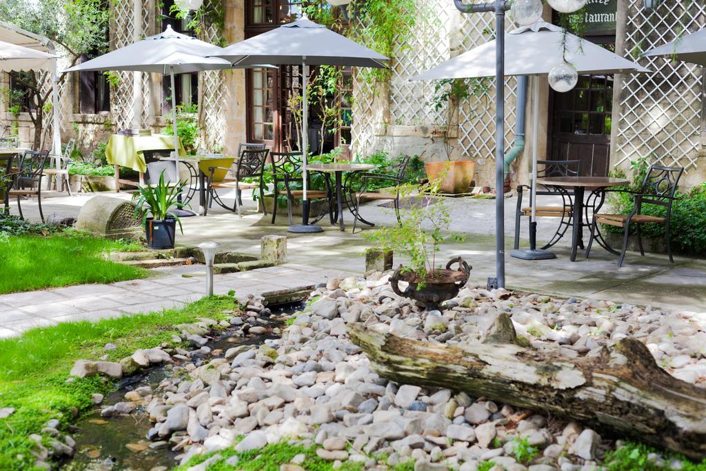 Auberge Du Pont Romain Sommières Buitenkant foto